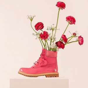 ❤️💌 Timberland 6” Patent leather Boots Valentine’s Day Pink 💗💌